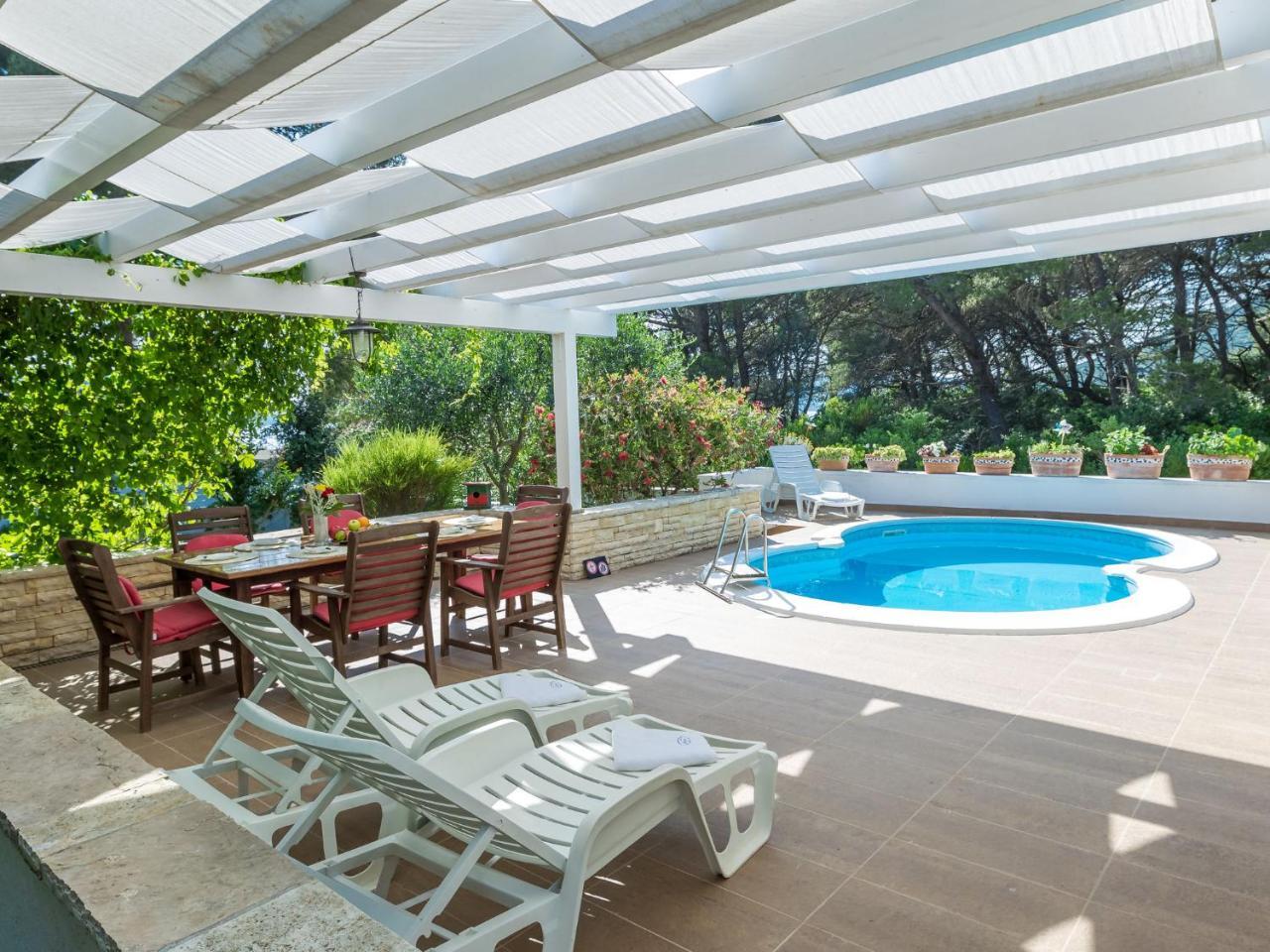 Spacious Holiday Home In Molat With Pool Brgulje ภายนอก รูปภาพ
