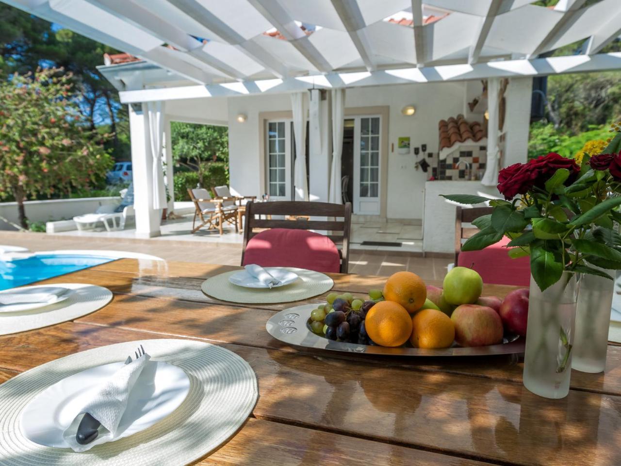 Spacious Holiday Home In Molat With Pool Brgulje ภายนอก รูปภาพ