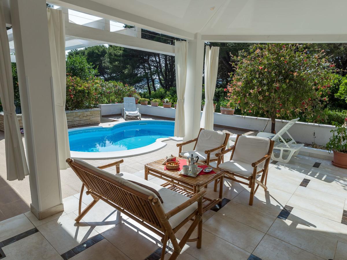 Spacious Holiday Home In Molat With Pool Brgulje ภายนอก รูปภาพ